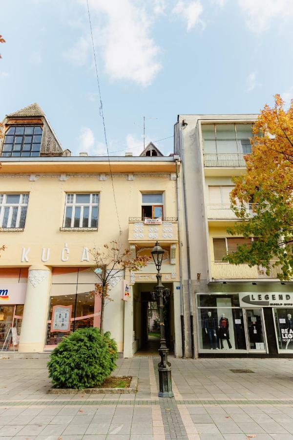 Apartman Zamak Sombor Luaran gambar