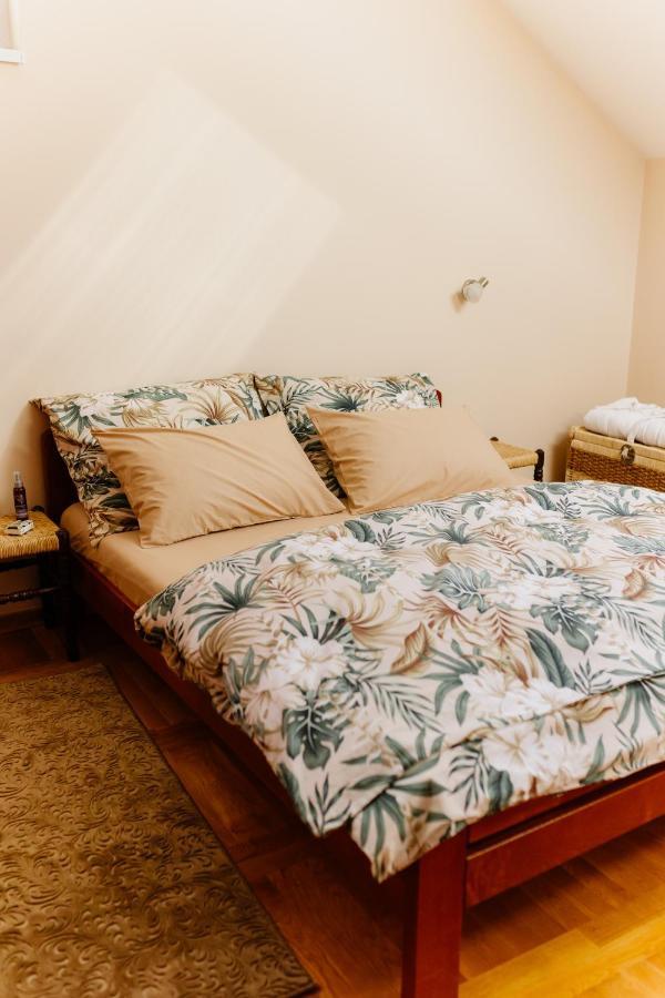 Apartman Zamak Sombor Luaran gambar