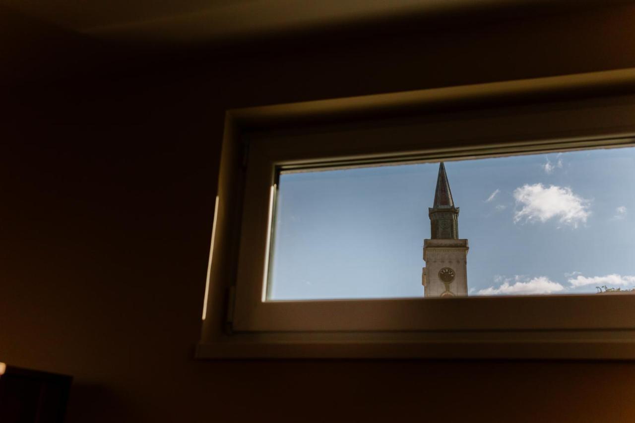 Apartman Zamak Sombor Luaran gambar